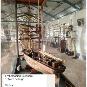 Barco ballenero a escala